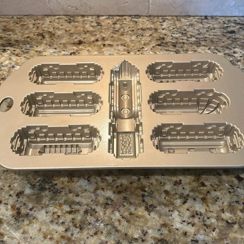 Williams Sonoma Nordic Express Train mold